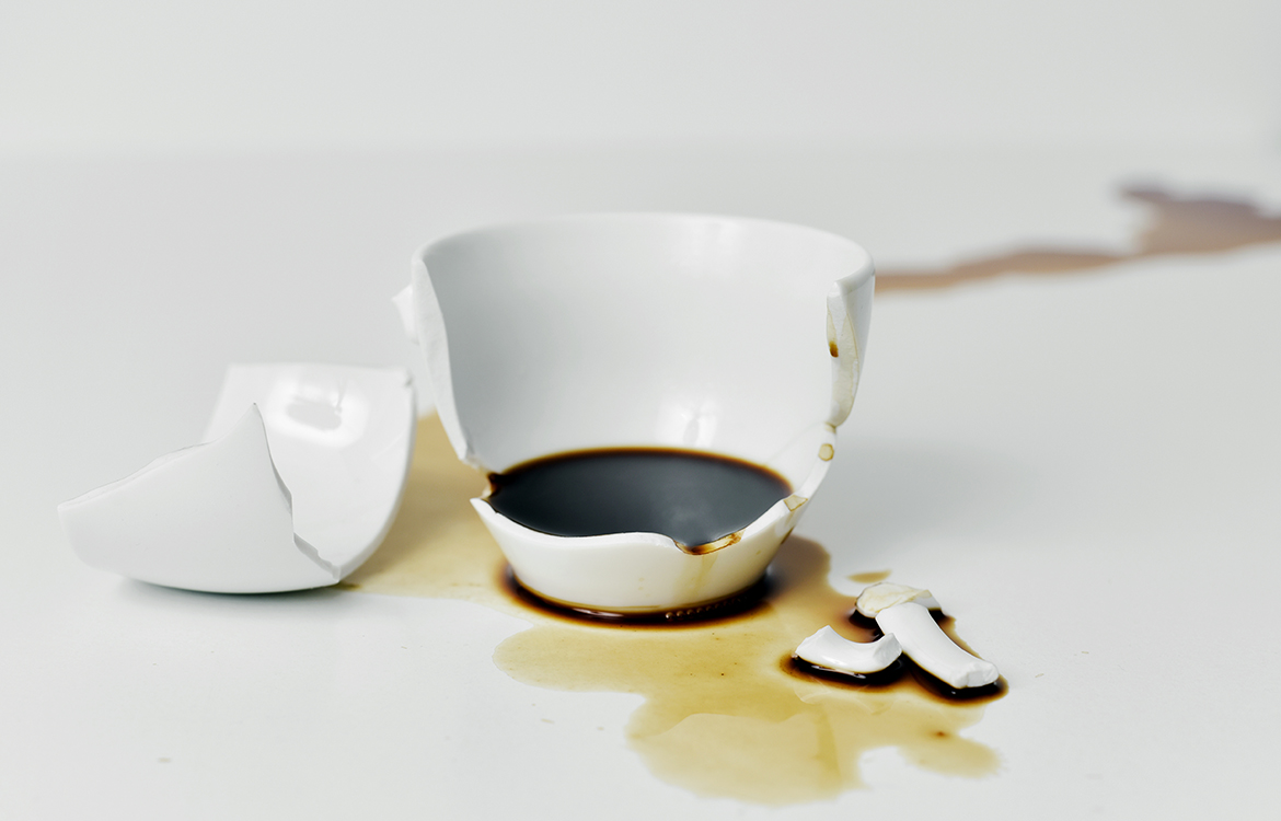 broken ceramic mug