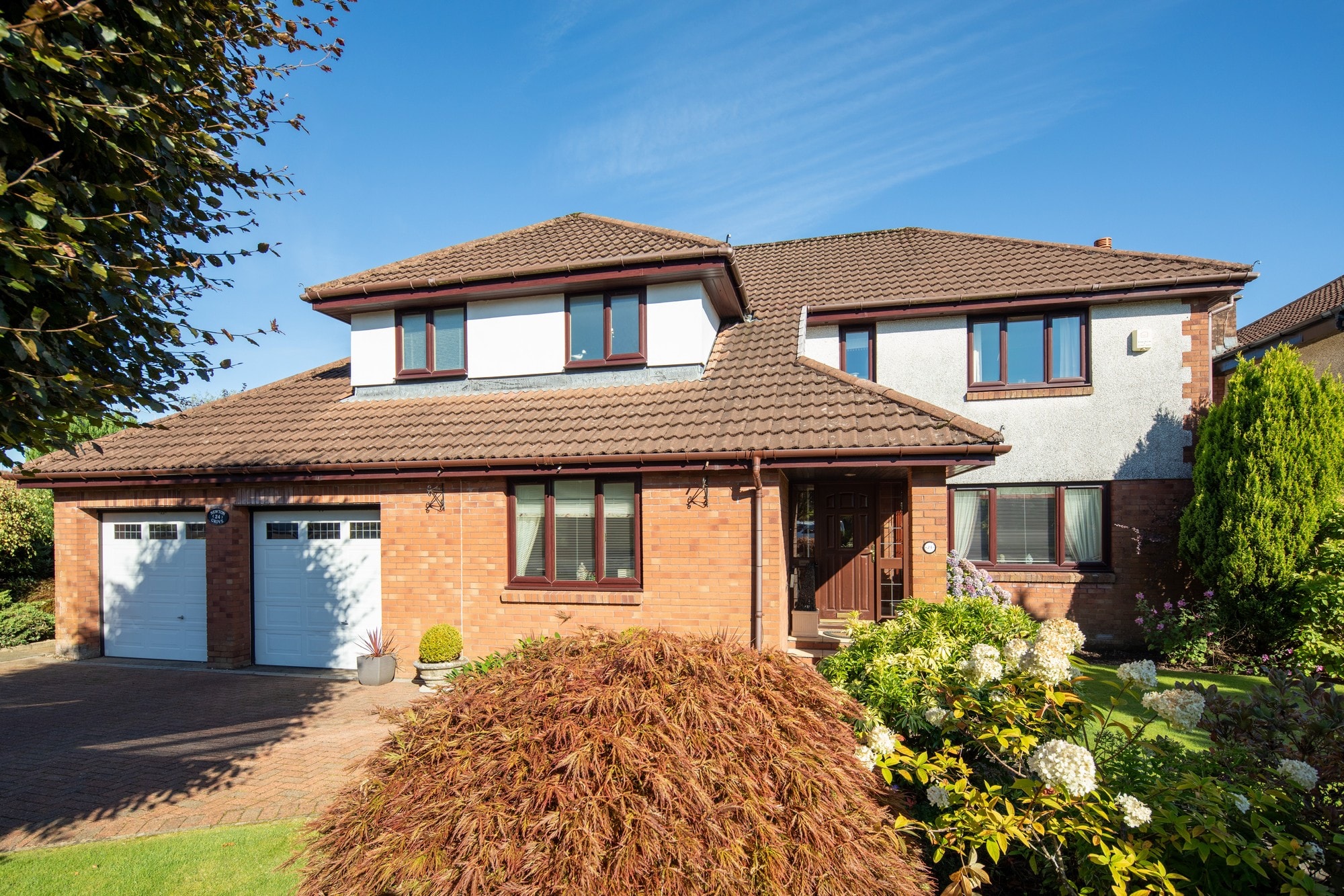 homes for sale in Newton Mearns through Nicole estate agents 
