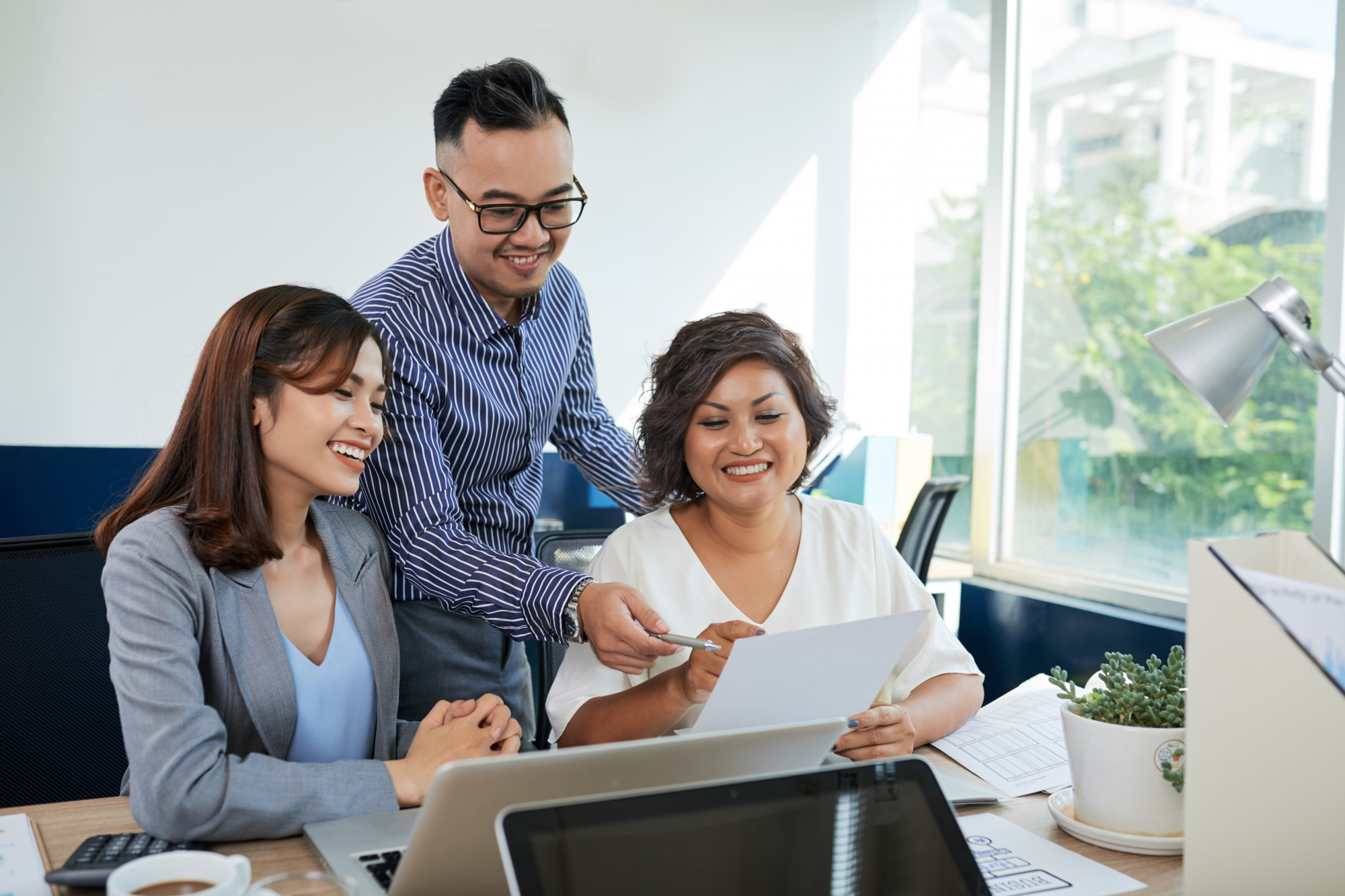 Many organizations use attendance tracking tools to save time, manage schedules, and support better HR operations.