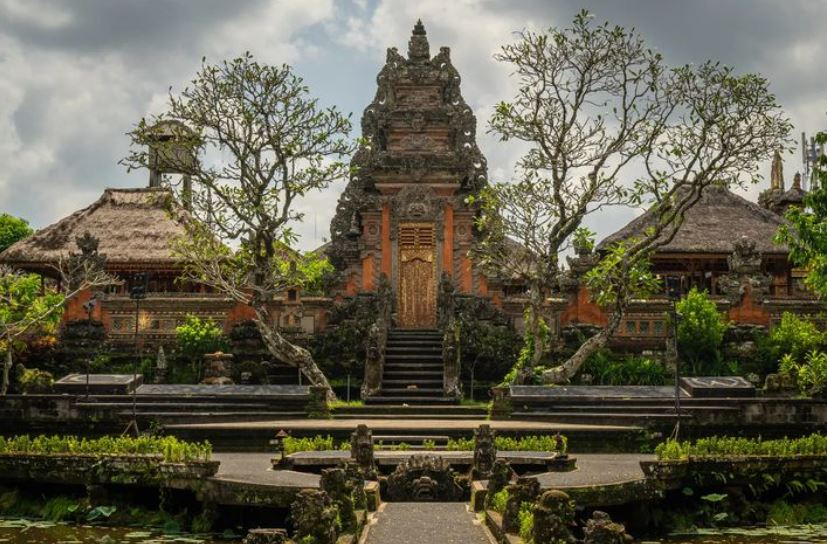 things to do in ubud temple complex