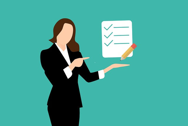 Businesswoman note list.