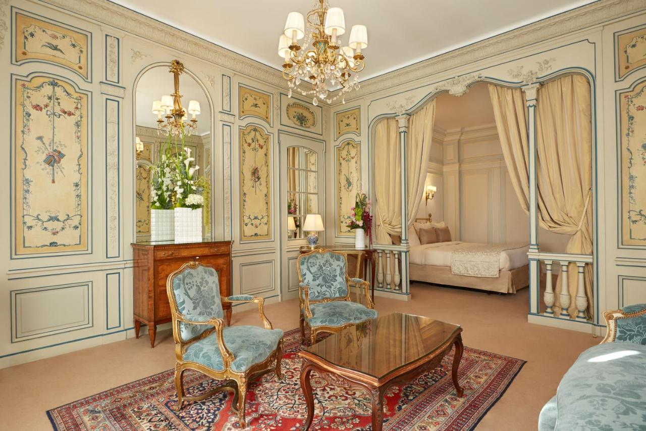 suites feature near arc de triomphe