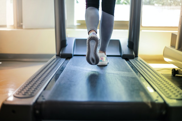 how to tighten treadmill belt