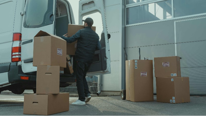 Packaging transportation truck