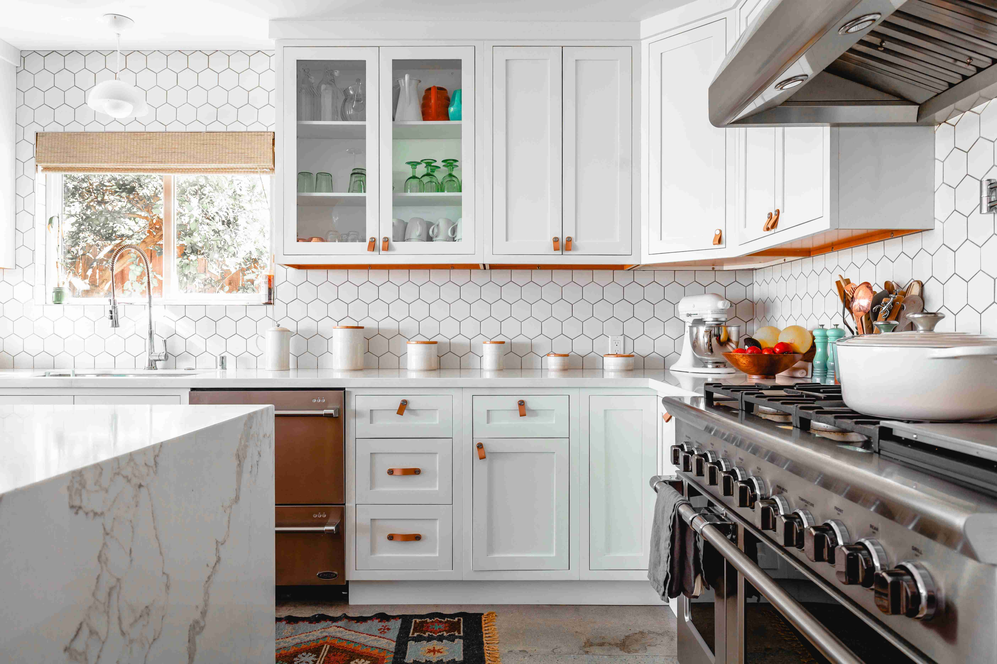 Appealing shaker cabinet kitchen look