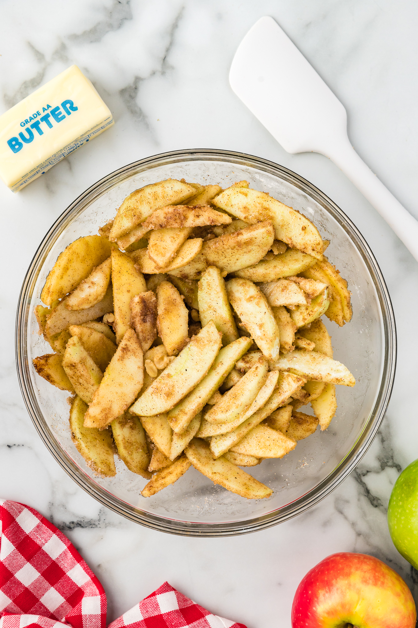 bowl of apple crostata filling