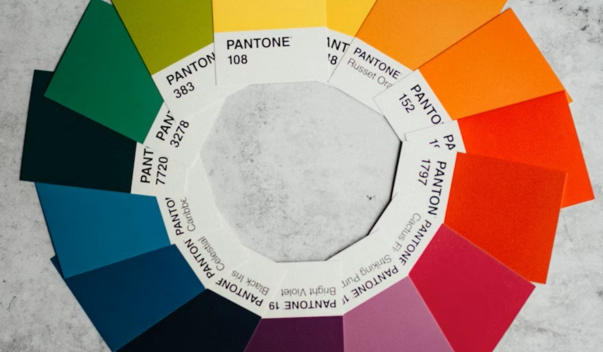 Kitchen Summer-Colours Makeover: Painting Your Kitchen Cabinets for Spring & Summer - Pantone colour wheel