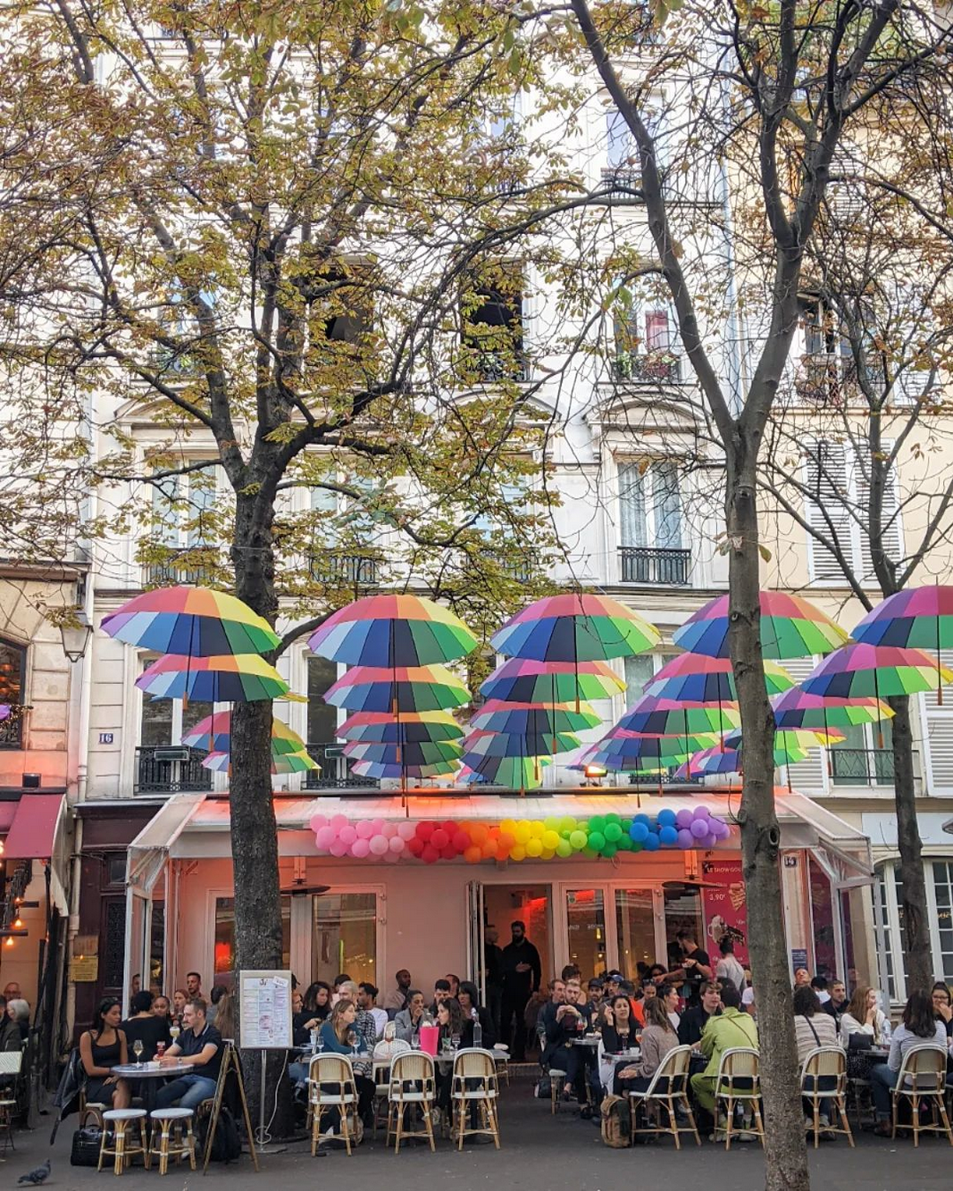 rue des archives in le marais paris 