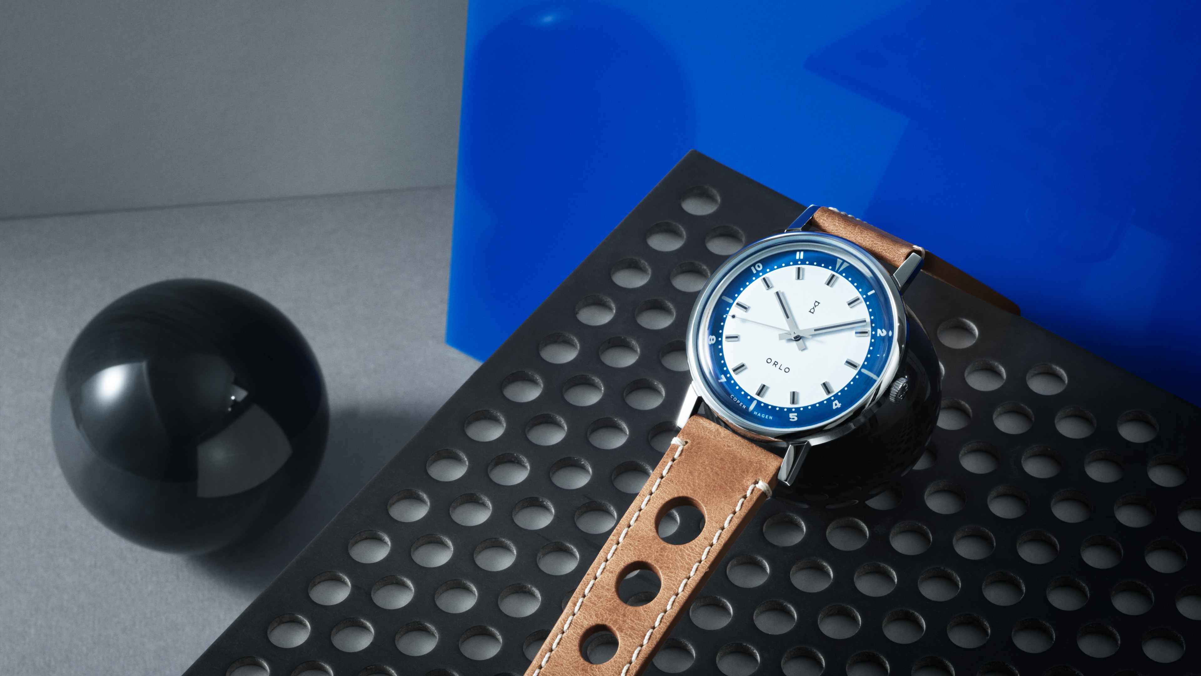 The ORLO Watches Hitch collection comes with various strap- and size options available.