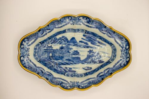 Chinese Porcelain Dish | Photo from ebay | https://i.ebayimg.com/images/g/~ggAAOSwOs1irG9P/s-l500.jpg