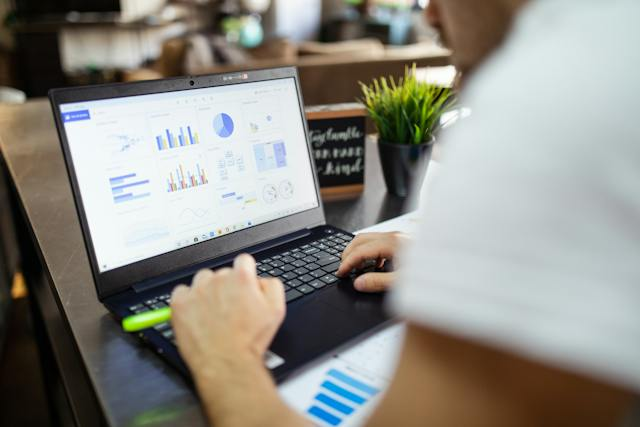 Example of fleet e-reporting created through data collection and analysis. These reports can identify critical gaps and issues in a business.