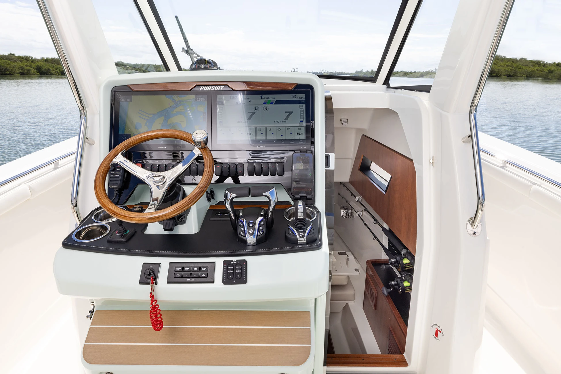 Choose the Pursuit S 328 and enjoy one of the industry's finest helm positions.