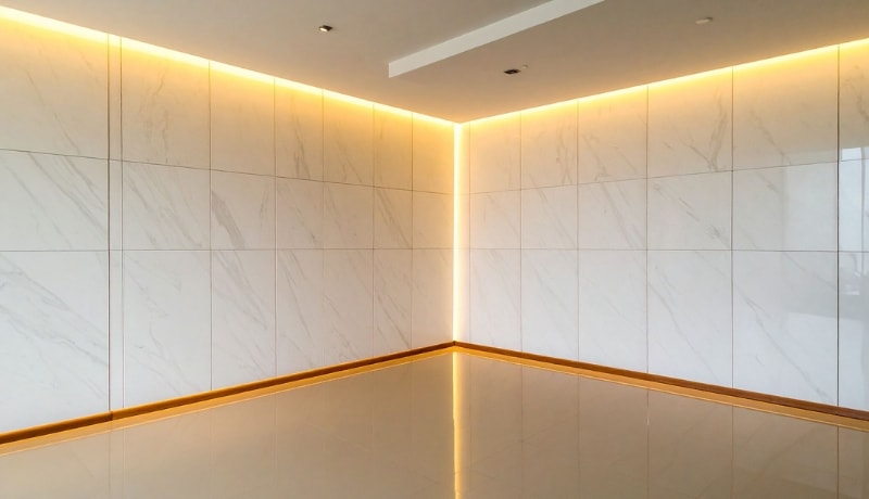 Yellow light in walls of dining rooms 