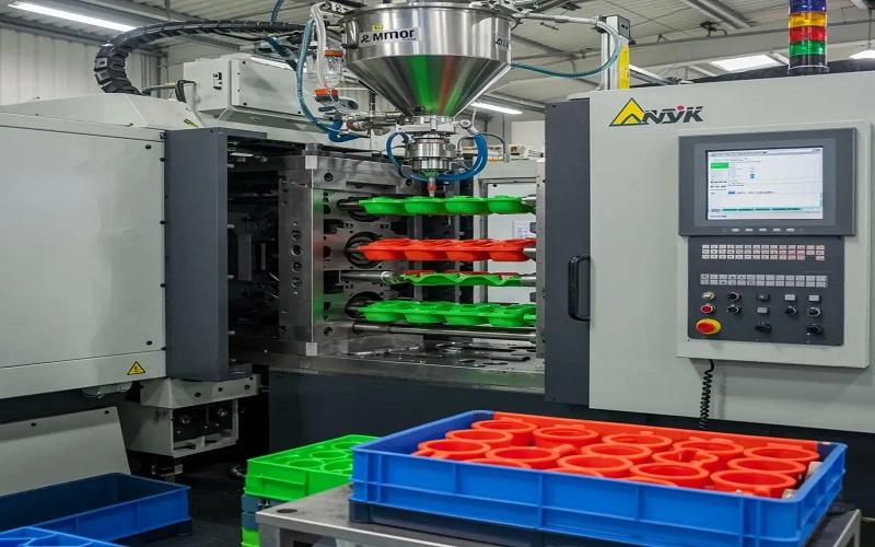 quality control inspection of injection molded plastic parts ensuring consistent product quality across all cavities