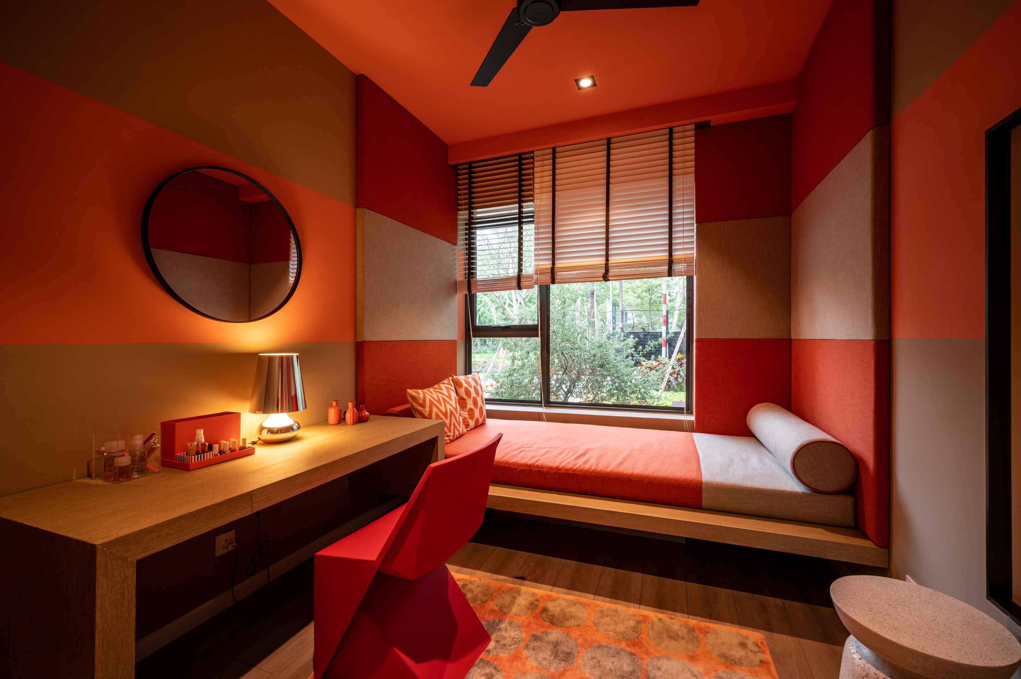 Red Room for Love and Romantic / Photo by Huy Nguyen on Unsplash