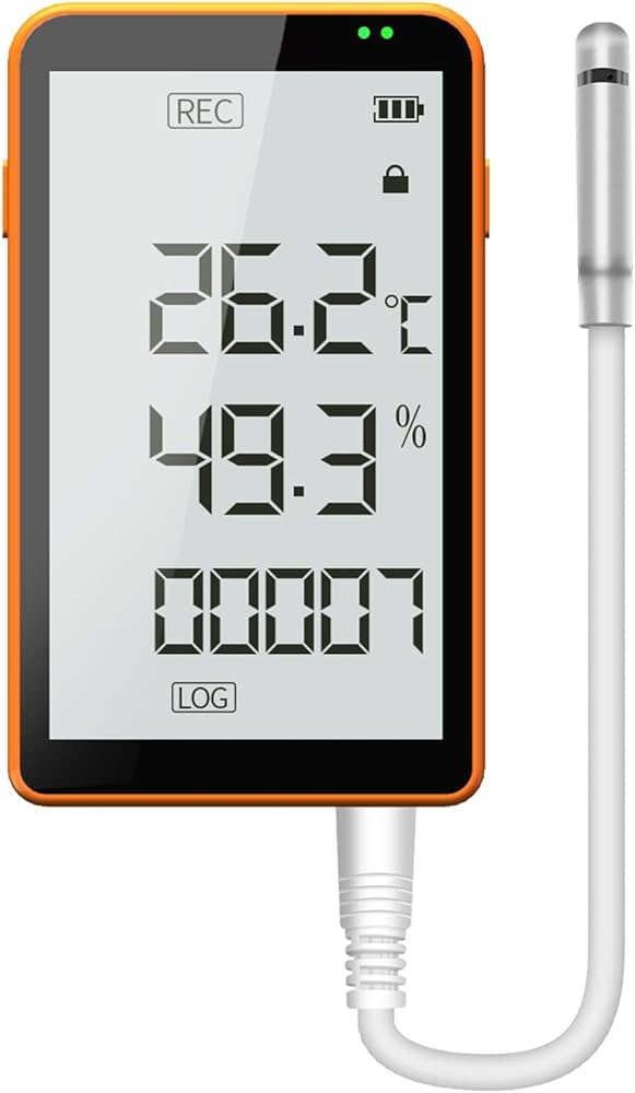 A data logging thermometer with LCD display