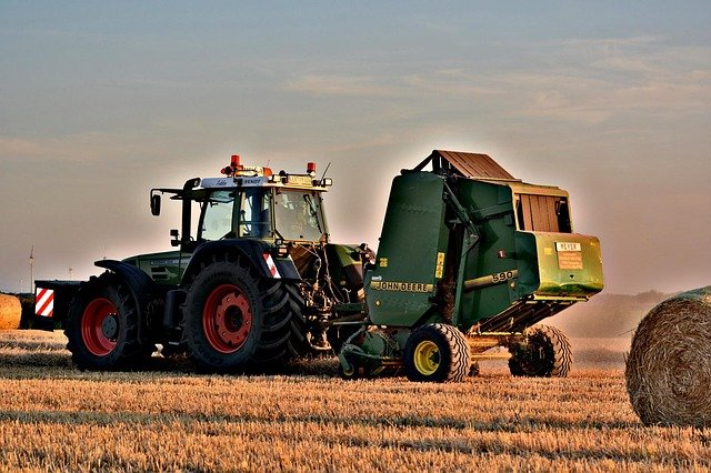 fendt 824, balers, john deere