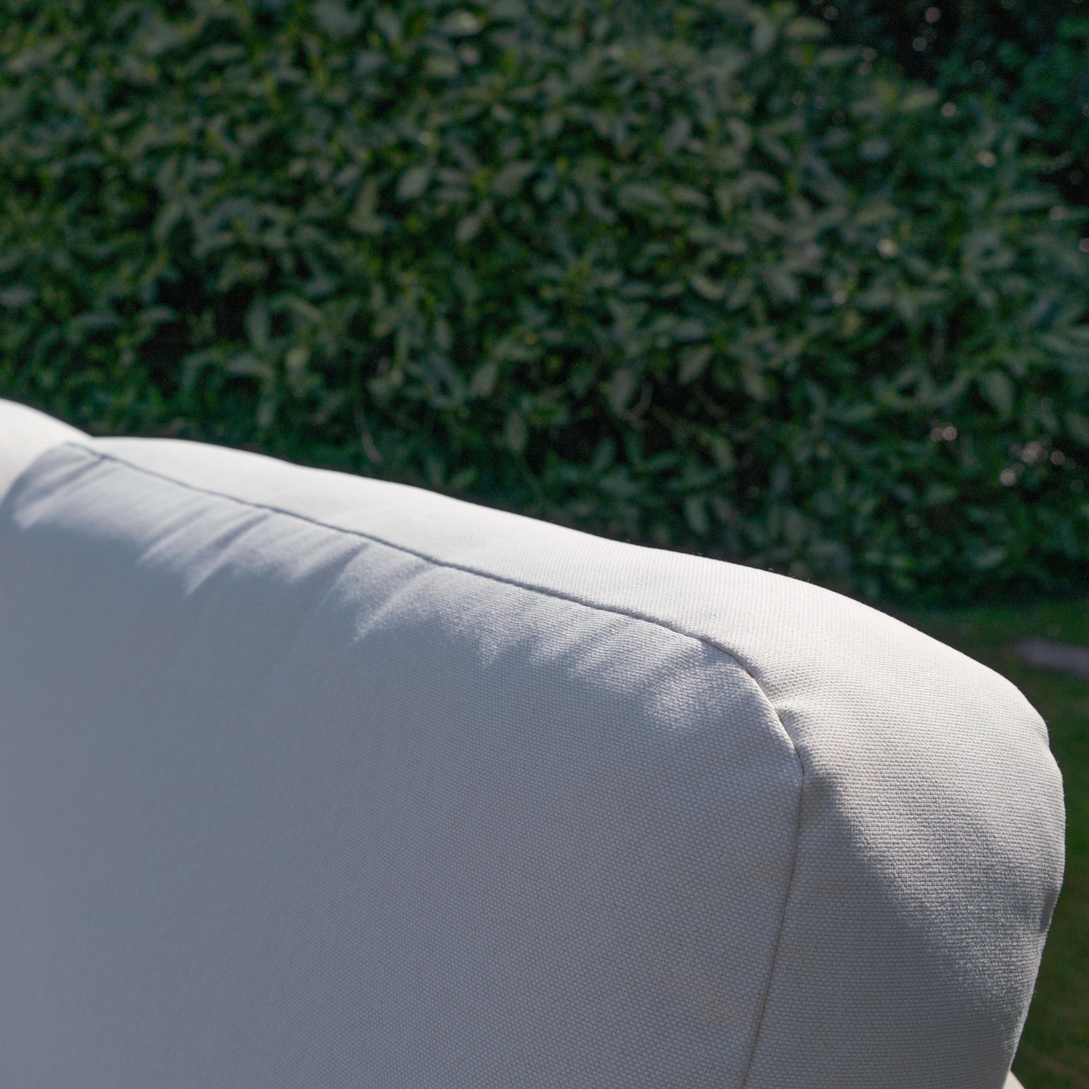 Coussins de salon de jardin en tissu outdoor taupe résistant aux UV et à l’humidité – mobilier extérieur Wilsa Garden