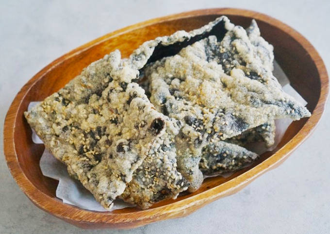 What is a Korean seaweed snack called?