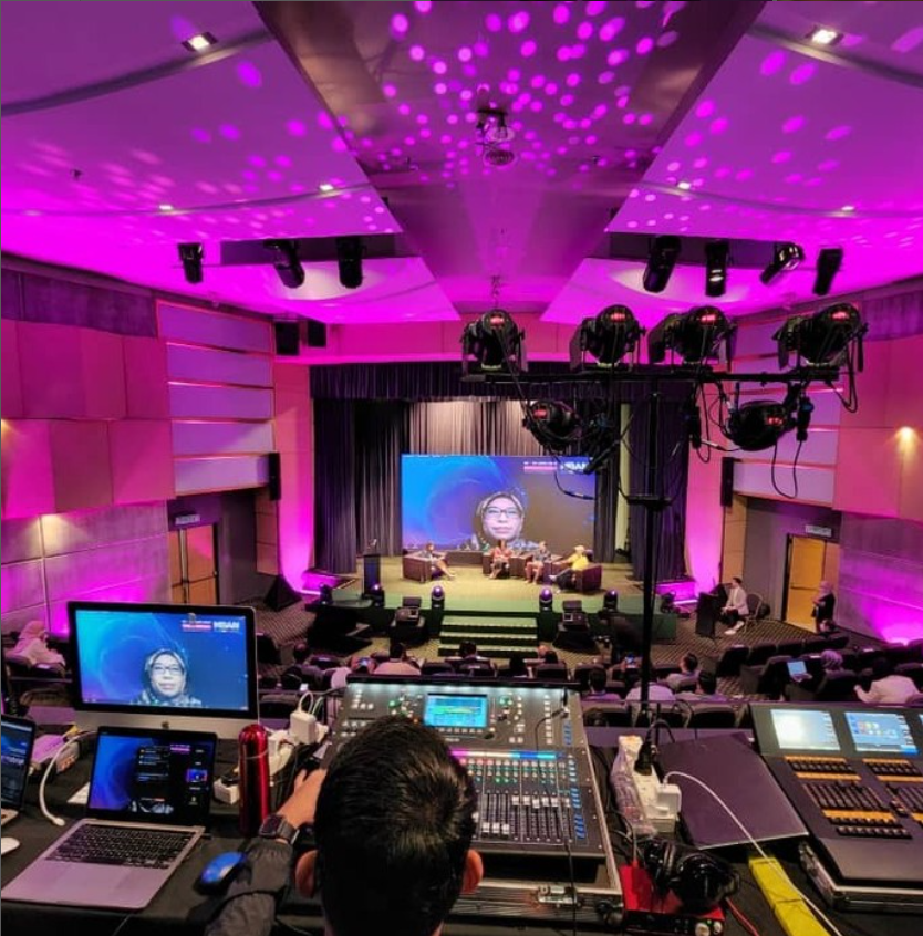 successful hybrid events with good audio and visual requirements