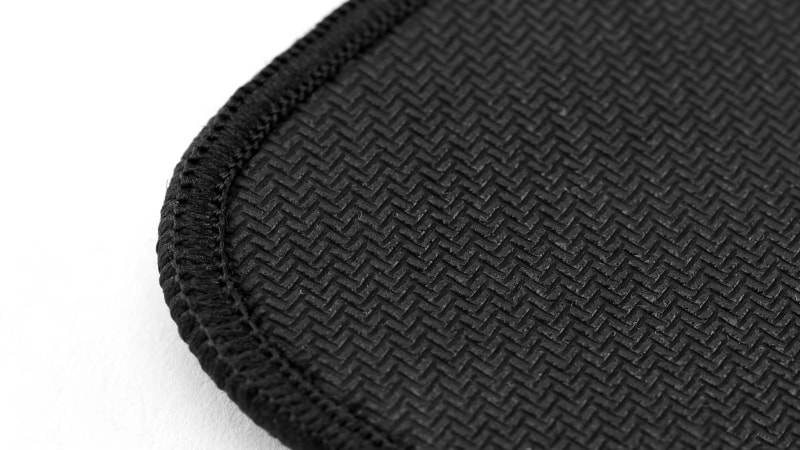 Mouse pad edge locking