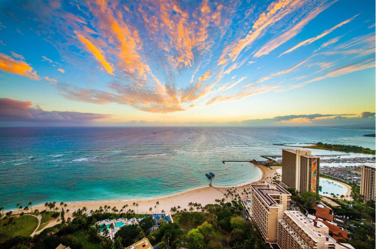 hotels in waikiki with luxury collection resort