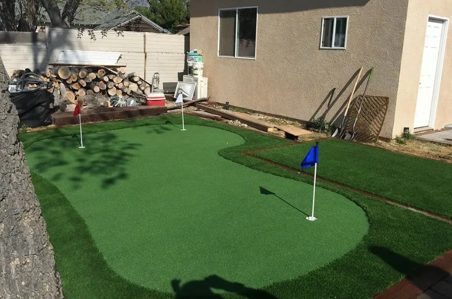 Putting greens in yard