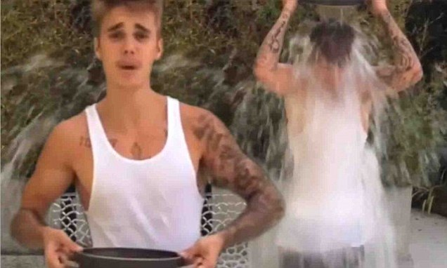 Justin Bieber podczas wyzwania IBC. 