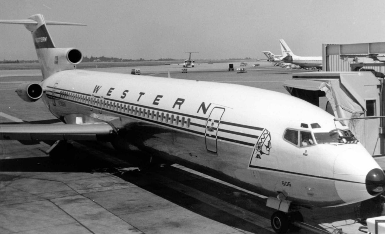 Boeing 727 often used on the west coast such as las vegas and san francisco