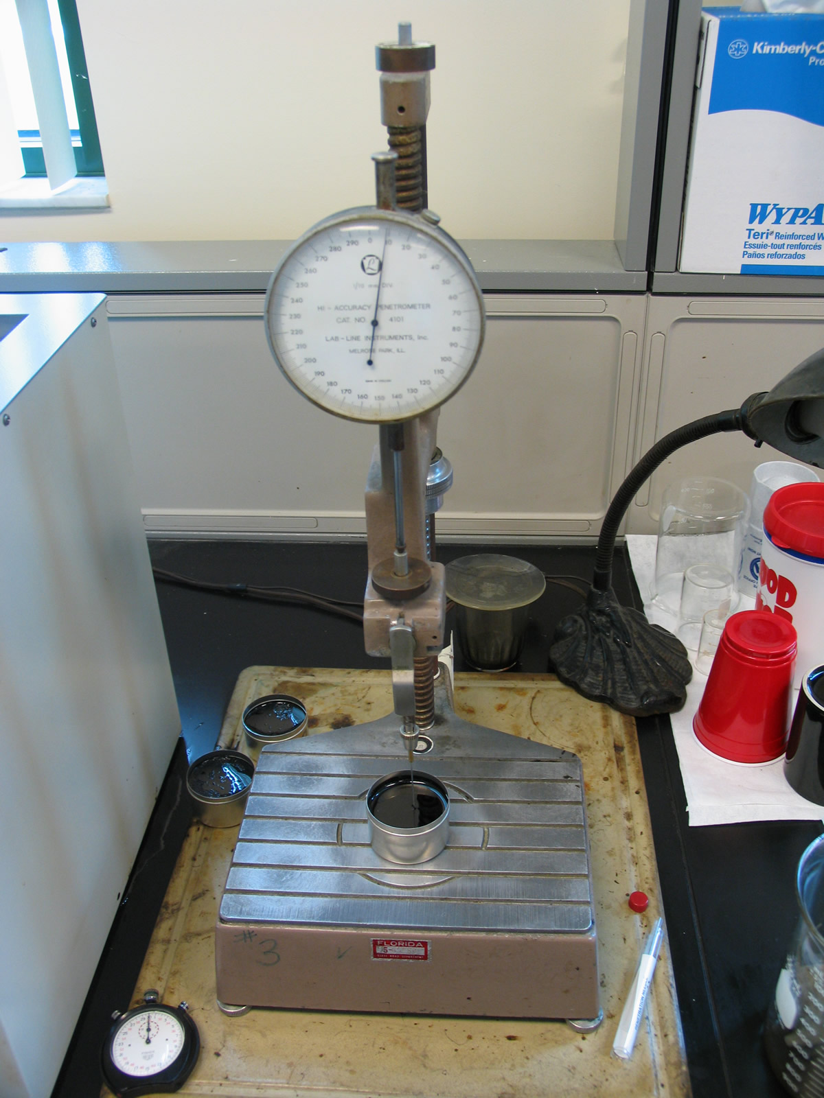 Penetration test apparatus in a laboratory setting