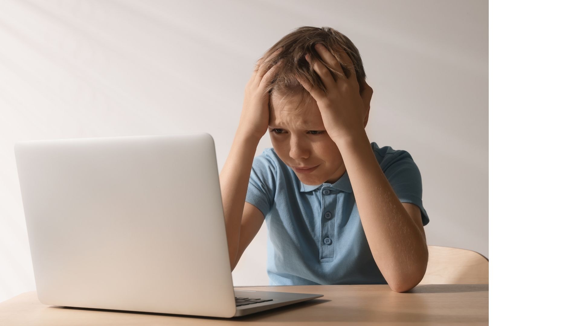 Explain How To Handle Online Harassment