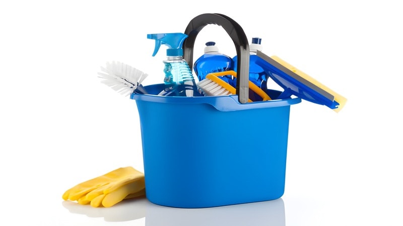 different cleaning accessories used in mopping 
