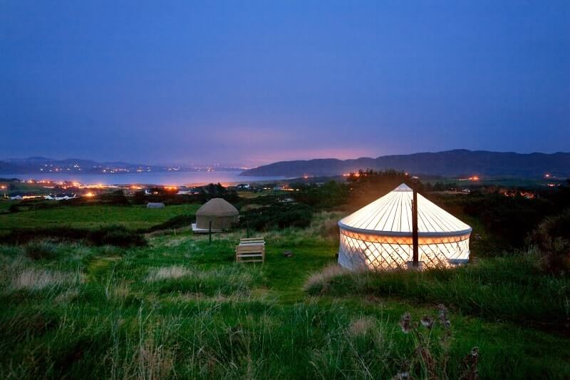 iNTERNALLY LIT gLAMPING URT OVERLOOKING THE SEA NEAR PORTSALON