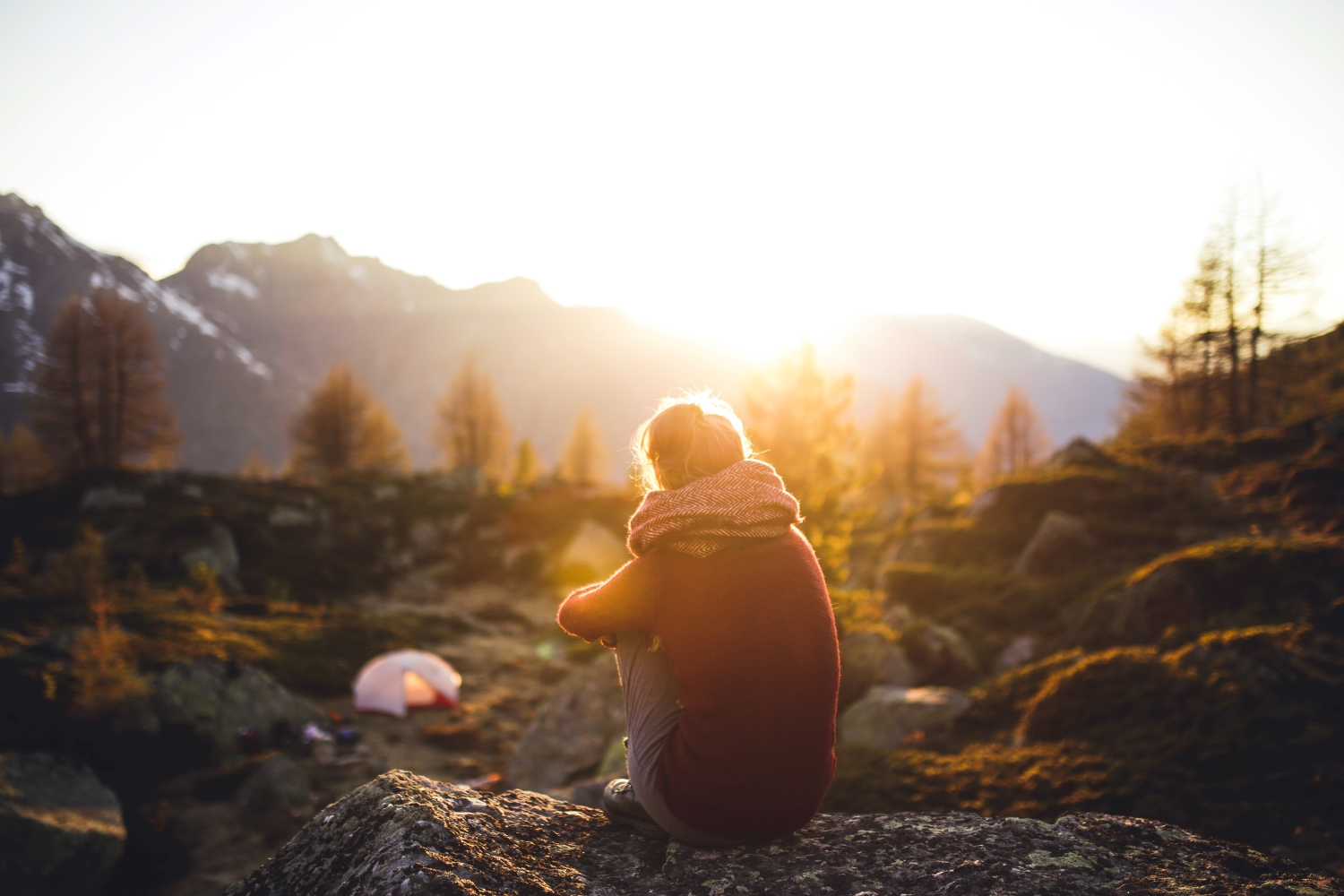 Sunlight and darkness as sleep medicine