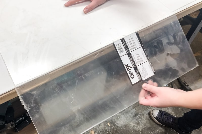How to Cut Acrylic Glass-Snapping