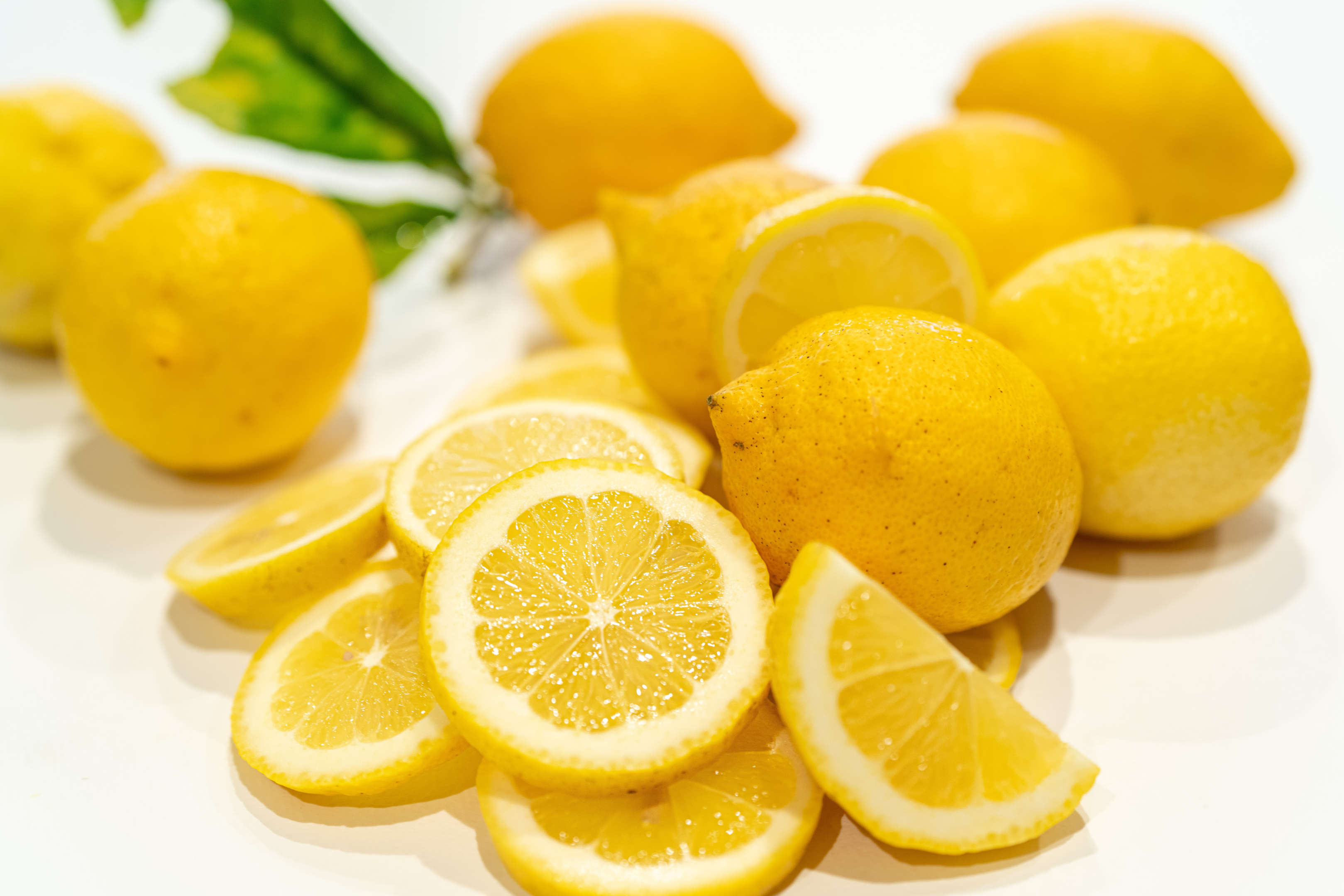 fresh lemon juice, citric acid, health benefits of lemon, lemon polyphenols, 