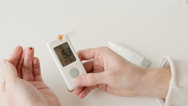 Understanding Continuous Glucose Monitor (CGM) Device Insertion ...