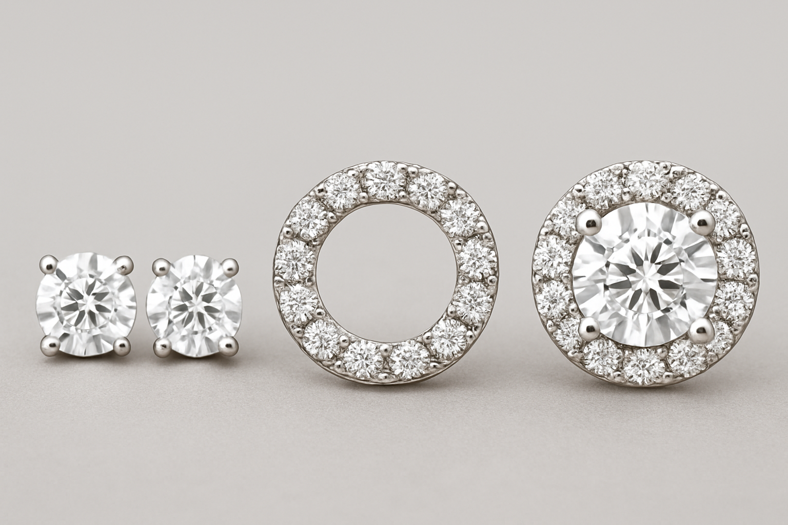 Kairėje – deimantiniai vinukai, iš dešinės – halo apvadėlis, dešinėje – vinukai su uždėtais apvadėliais