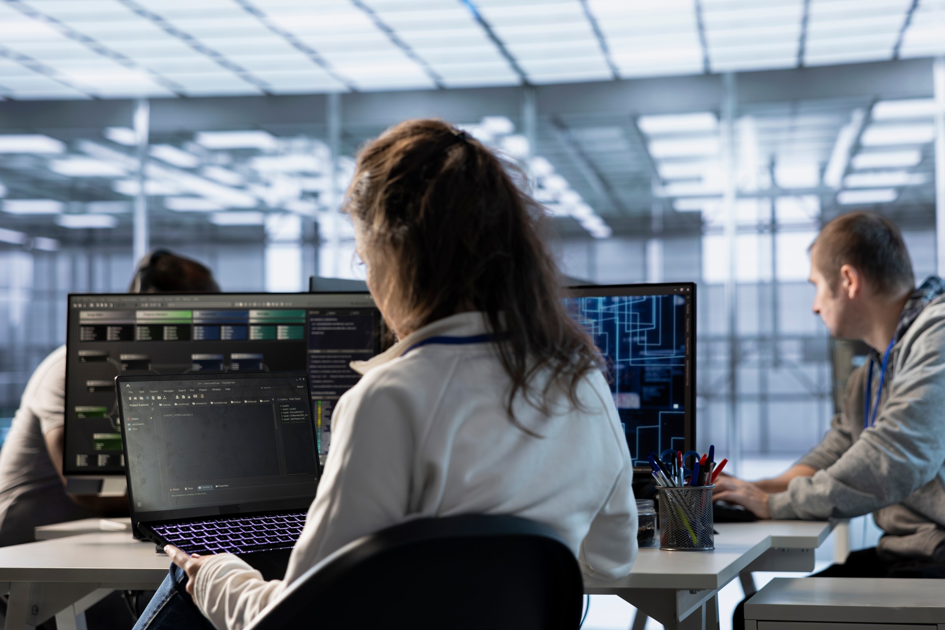 usprawnianie działań operacyjnych przez pracowników dzięki AI