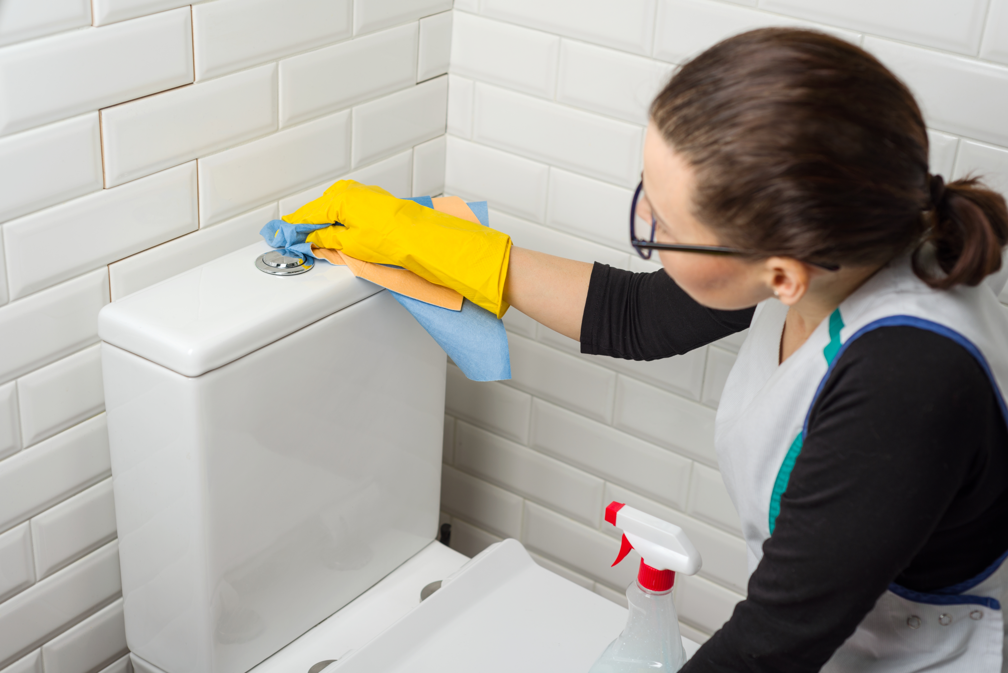 Toilet cleaning hacks you can do without a toilet brush