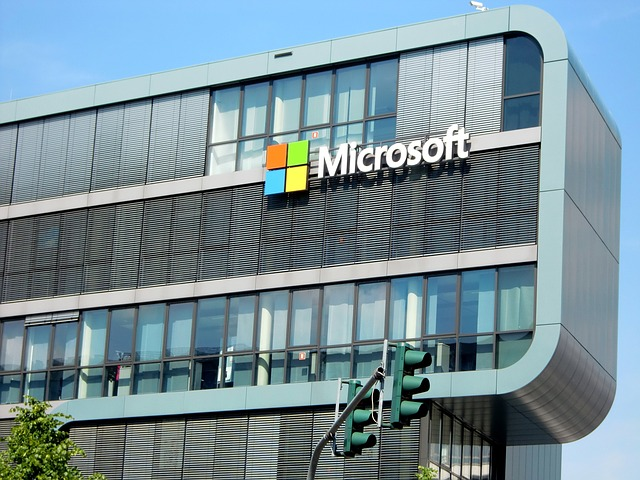 microsoft tops apple to become most valuable public company