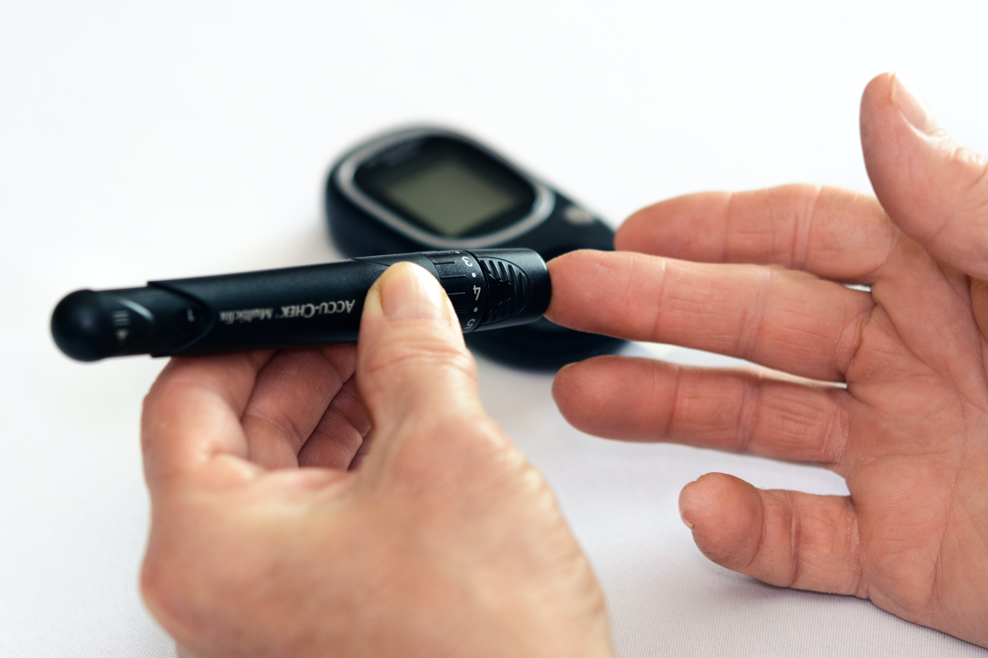 blood glucose meter with glucose reading