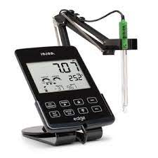 Edge Tablet pH Meter with temperature measurements