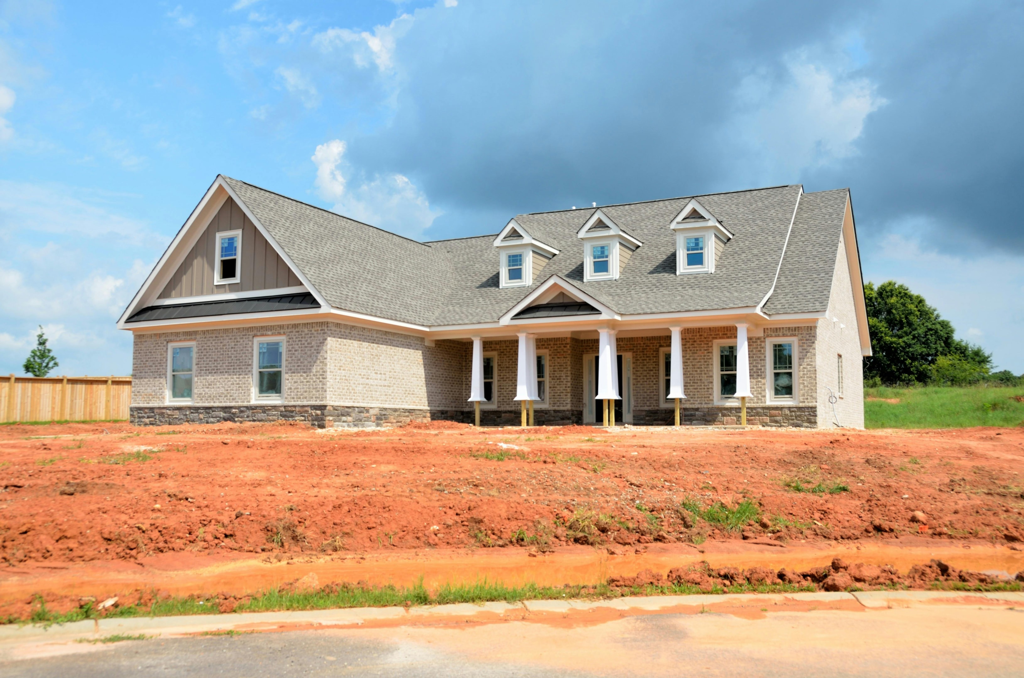 Long Distance Investing: How to Build a Profitable Real Estate Portfolio From Anywhere