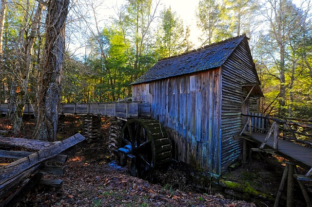 cades cove, smoky mountains, tennessee