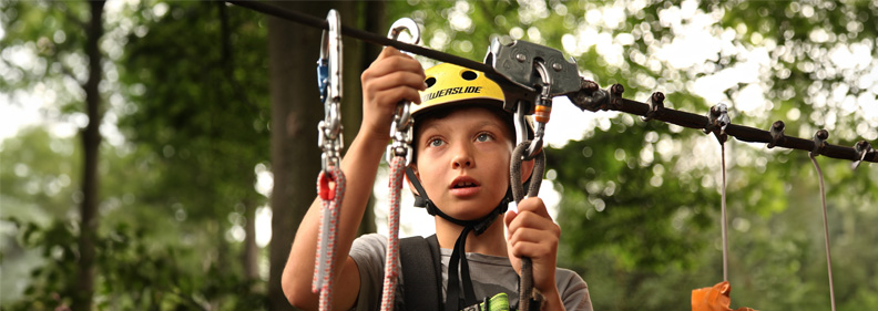 Het is belangrijk om tijd door te brengen en met uw kinderen te praten over het idee om iemand te laten helpen voor hen te zorgen. Inwonende hulp is een kans voor uw kinderen om een ​​toegewijde positieve invloed te verwerven.