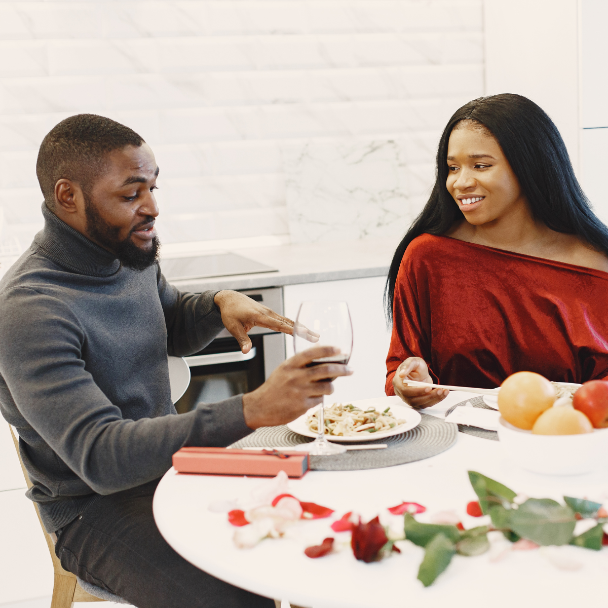 Man and Woman on a date - Featured in: Signs That A Woman Has Not Been Sexually Active