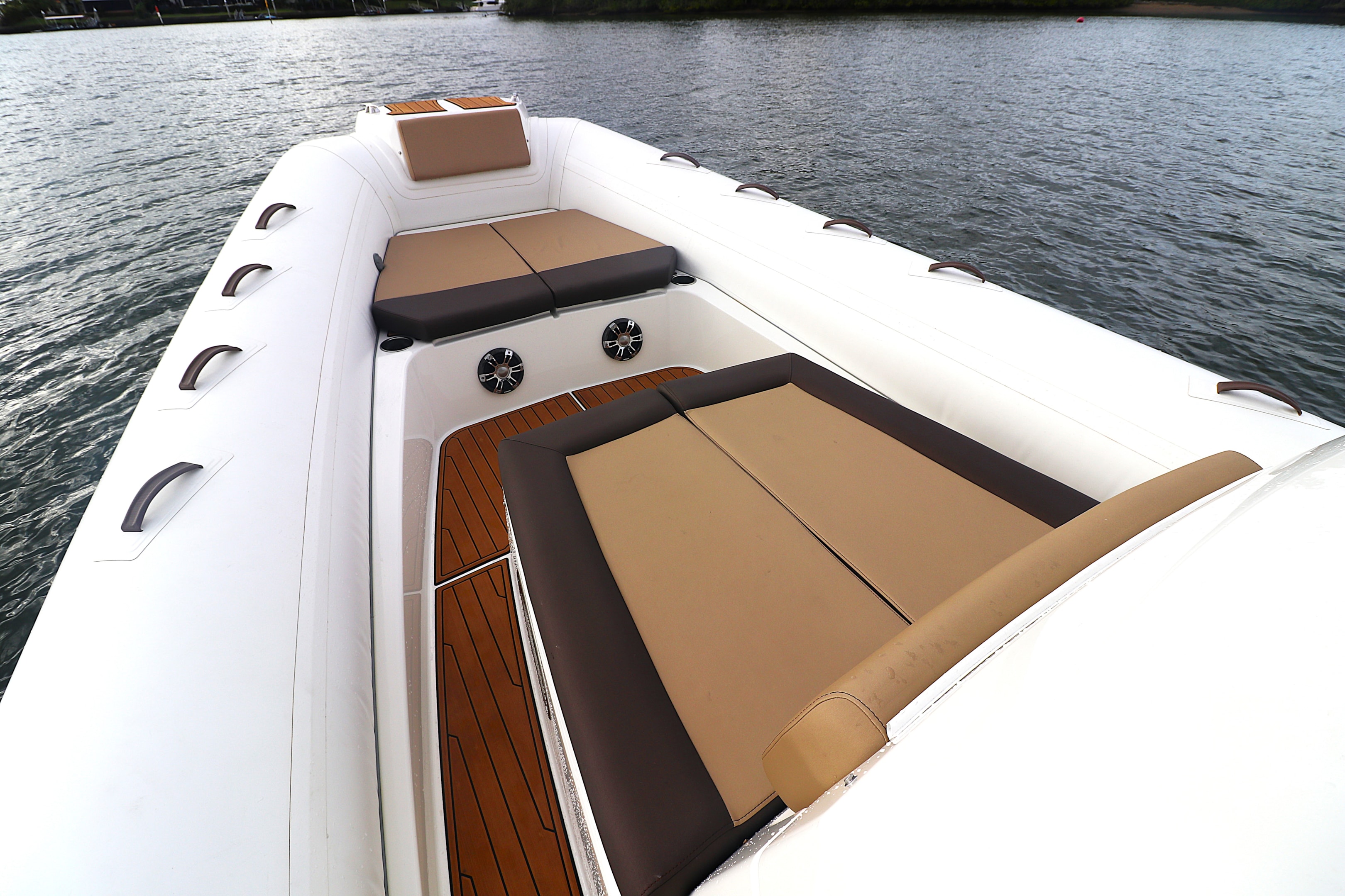The convertable bow with its comfortable, removeable cushions. Looking forward to the anchor well.