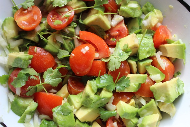 guacamole, raw food, a healthy diet