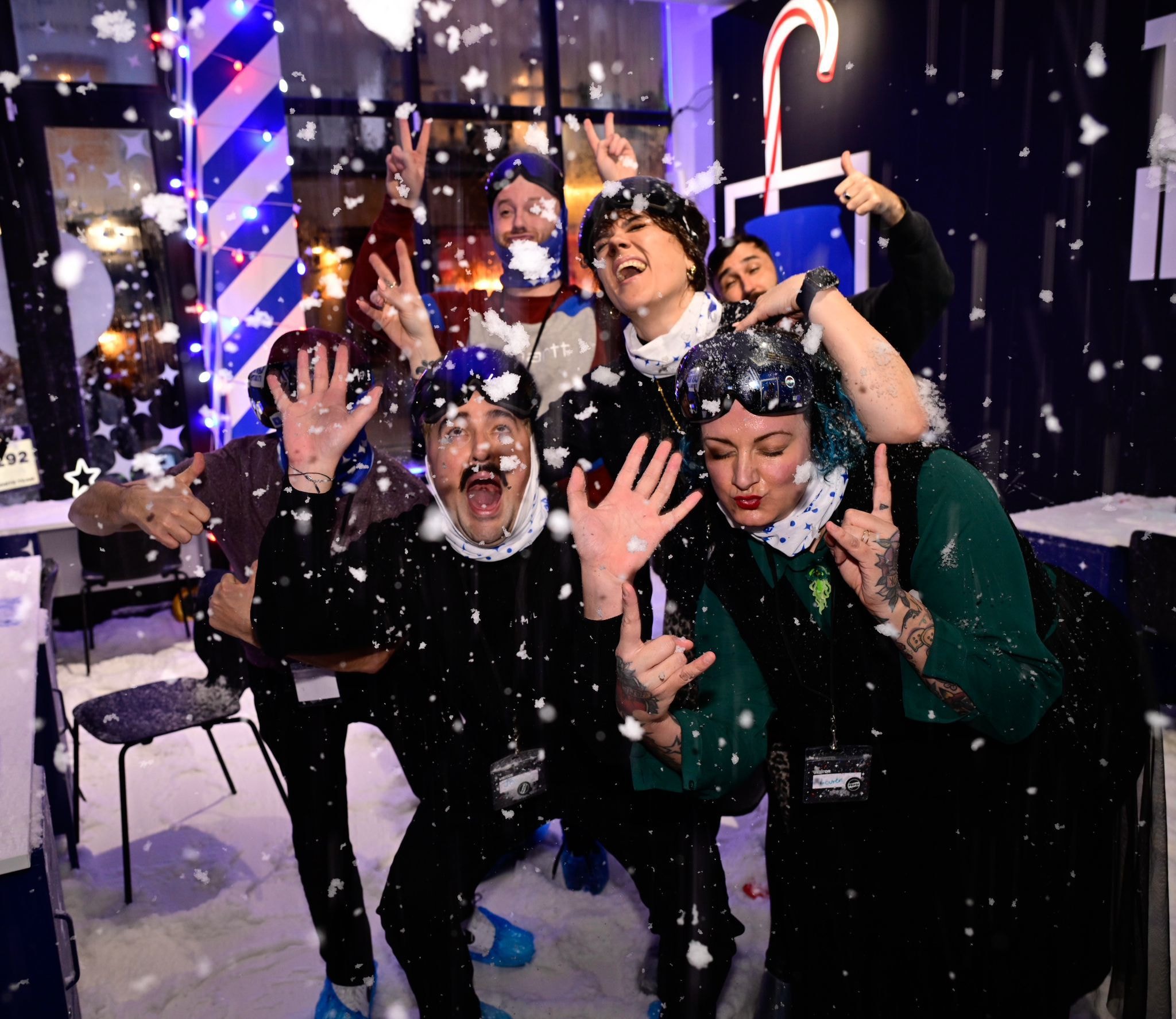 Experiential Christmas ad for Pepsi Max, with people playing in the snow and loving life